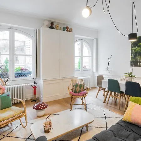 Chapeau Rouge Centre Apartment